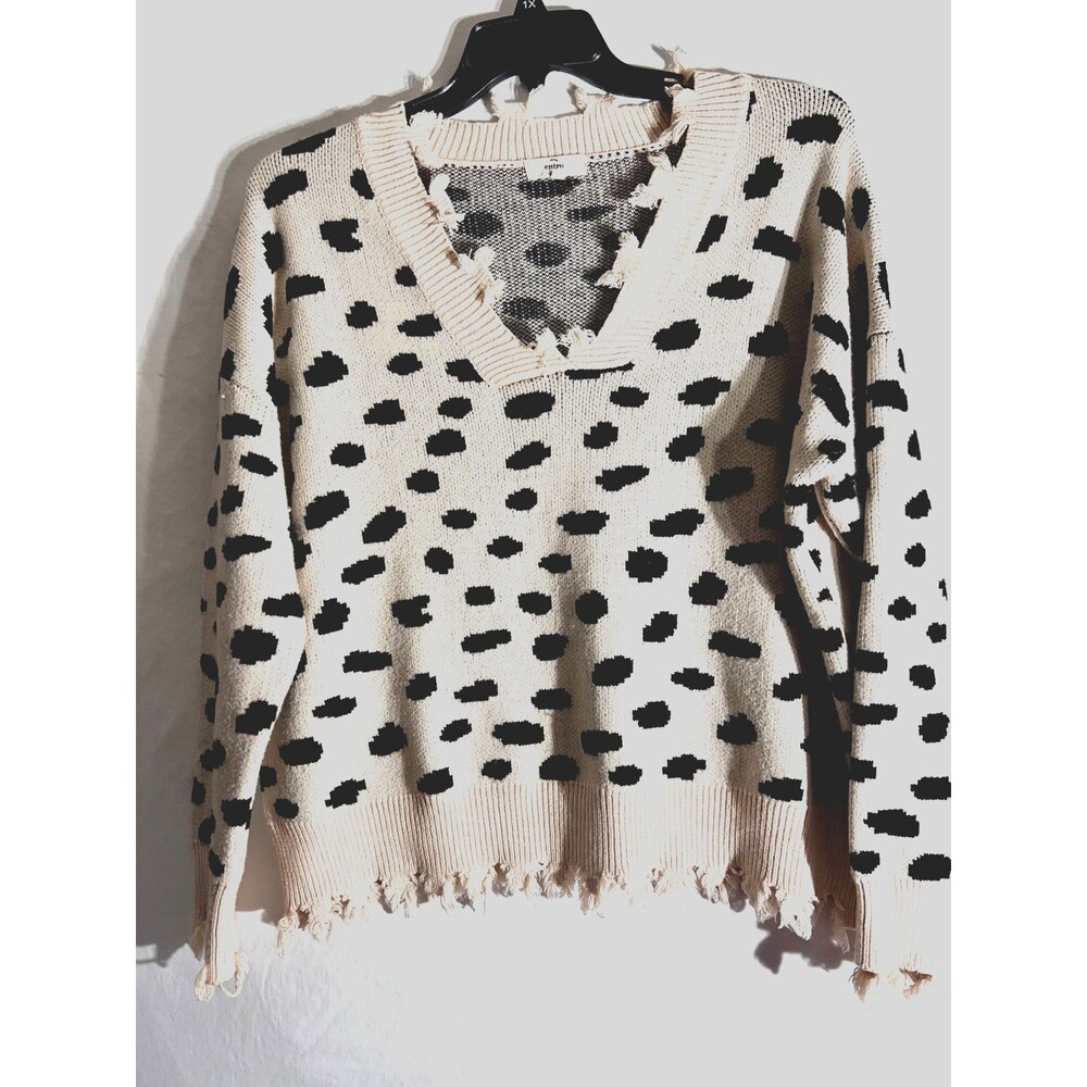 Entro Cream and Black V-Neck Sweater
